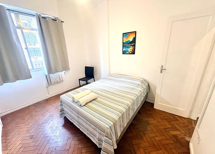 Apartamento Completo Ao Lado Da Praia De Copacabana, 2 Quartos , Andar Alto , Sala Enorme, Ar Cond, ,Wifi, Tv Smart, Pauloangerami Nsc109 Rio de Janeiro